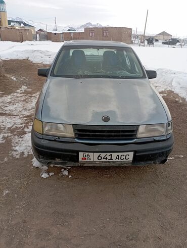 Opel: Opel Vectra: 1989 г., 2 л, Механика, Бензин, Хэтчбэк