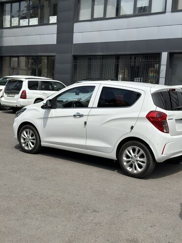 срочная продажа авто по низким ценам: Chevrolet Spark: 2022 г., 0.1 л, Автомат, Бензин, Хэтчбэк