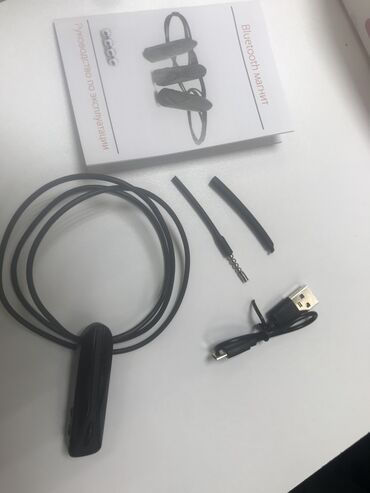 Moskviç: Tam yeni Bluetooth qulaqcıq dəsti satılır. Komplektdə: 	•	Bluetooth