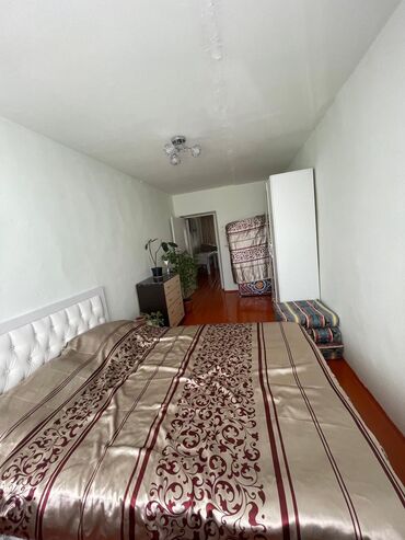 квартира 4500 сом бишкек киргизия: 2 комнаты, 35 м², 2 этаж, Косметический ремонт