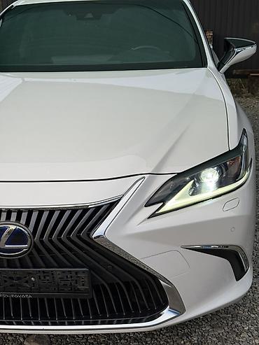 roewe rx5: Lexus ES: 2020 г., Гибрид, Седан — 9