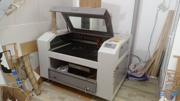 Digər istehsal avadanlığı: CO2 lazer kəsim aparatı işlək sahəsi; 60x90sm Model: 6090 İdarə etmə