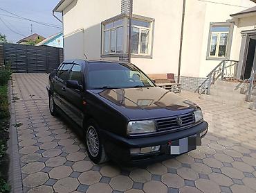 Volkswagen Vento: 1994 г., 2 л, Механика, Бензин, Седан at lalafo.kg Volkswagen Vento: 1994 г., 2 л, Механика, Бензин, Седан