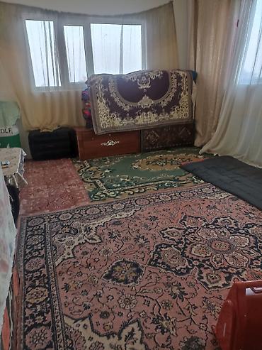 Продажа коттеджей и домов: Продаётся жилой дом с участком и садом. - Одноэтажный дом: светлая — 18