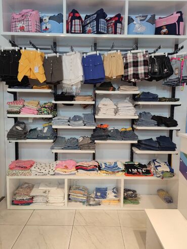 Hazır biznes: Geyim magaza vitrinləri ideal vəziyətdə satılır. Vitrin mebeleri — 5