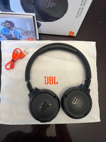 чехлы на аирподс 2: Б/у Беспроводные (Bluetooth) Наушники, JBL, цвет - Черный