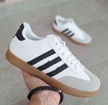 kozna jaknaxl: Adidas, 41, color - White