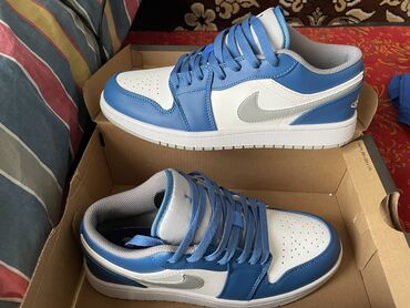 Продаю новые Jordan 1 low в цвете true blue премиум качества,покупал