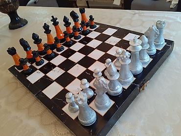 Özəl hazırlanmış əl işidir. Sərt materialdan təşkil olunub. Yer lalafo.az -da Özəl hazırlanmış əl işidir. Sərt materialdan təşkil olunub. Yer