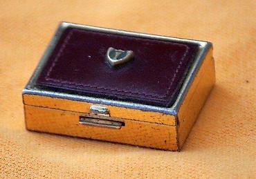 Ostali antikviteti: Vintage amulet Nanos gigantum humeris. Stara nemačka amulet : Nanos — 2