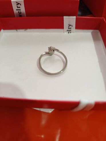 Tuflilər: Gümüş rəngli tek qas zərif üzük 7olcu 17razmer - Dizayn: Asimmetrik — 19