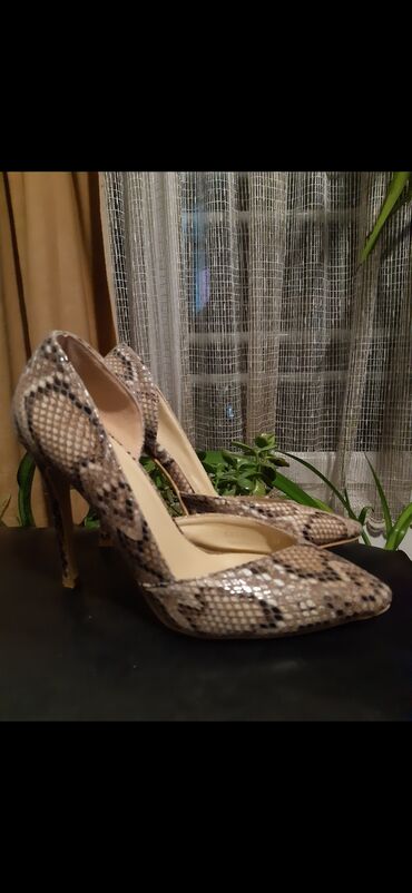 bershka cipele: Salonke, 37