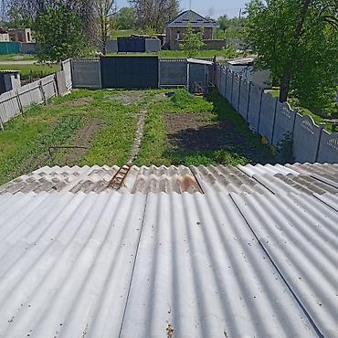 Продажа коттеджей и домов: 7 комнат Продаётся двухэтажный кирпичный дом с участком. Основные — 3