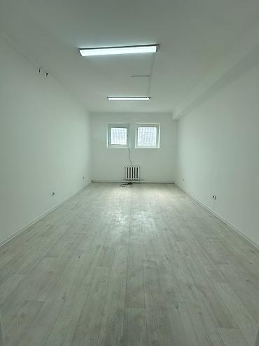 Кеңселерди ижаралоо, 23 м², Турак комплексинде, Өзүнчө кире бериши менен, Өзүнчө санитардык түйүнү менен, Юридикалык дареги менен