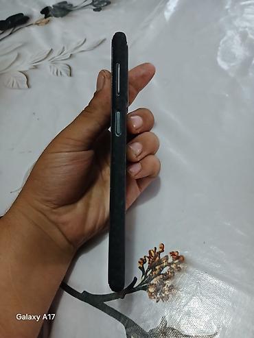 Мобильные телефоны: Samsung Galaxy A17, цвет - Черный, Две SIM карты — 4