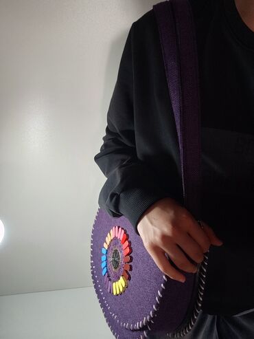 женскую фиолетовую сумку: Высококачественная сумка из мягкой кожи и ткани цвета хаки/ сумка для