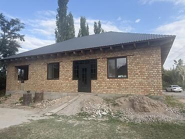 сарай беловосткий: Продаётся кирпичный дом с земельным участком. Характеристики дома: - — 2