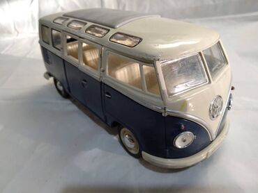 Figurice i makete: Kinsmart Kombi VW T1, razmera gume nisu original