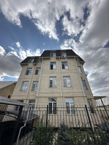 в клубном доме: 4 комнаты, 170 м², Элитка, 4 этаж, Старый ремонт