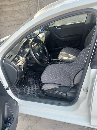corolla runx: Skoda Rapid: 2017 г., Механика, Седан — 2
