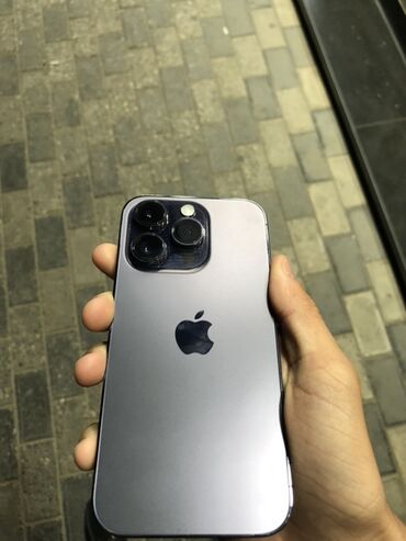 Blackberry: IPhone 14 Pro, Deep Purple