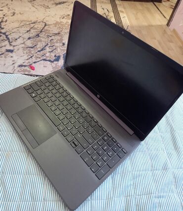 HP: İşlənmiş HP 18 ", AMD Ryzen 3, 256 GB, Ünvandan götürmə