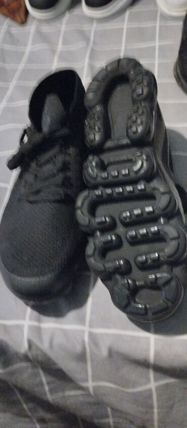 Mokasine: Mokasine, 39 — 16