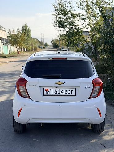 сиденья спарк: Chevrolet Spark: 2017 г., 1 л, Автомат, Бензин, Хэтчбэк — 3