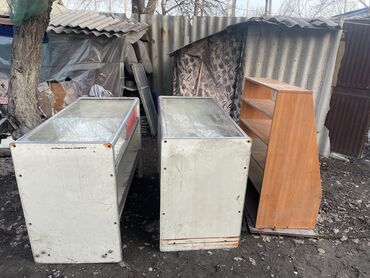 Витрины: Продается витрины для магазинов и прочее, по заниженной цене 
4000