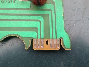 Auto delovi: Stampana ploca Lada 2105 leva sa grlima i sijalicama. Polovno — 9