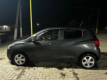 потолок авто: Chevrolet Spark: 2016 г., 1 л, Вариатор, Бензин, Хэтчбэк — 4