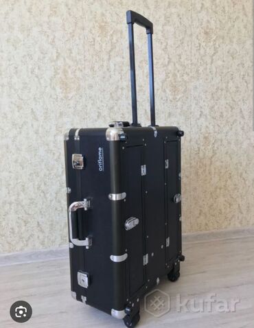 косметика | 50 kgs | бишкек | объявление создано 06 сентября 2020: Oriflame loqosu ilə qara rəngli, təkərli, daşınan makiyaj qutusu. Bu
