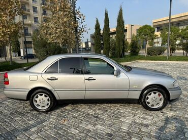 Mercedes-Benz: Mercedes-Benz C-Class: 2.2 l | 1996 il Sedan — 6