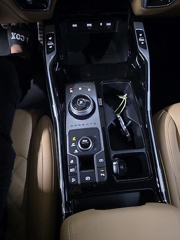 2021: Kia Sorento: 2021 г., Кроссовер — 6