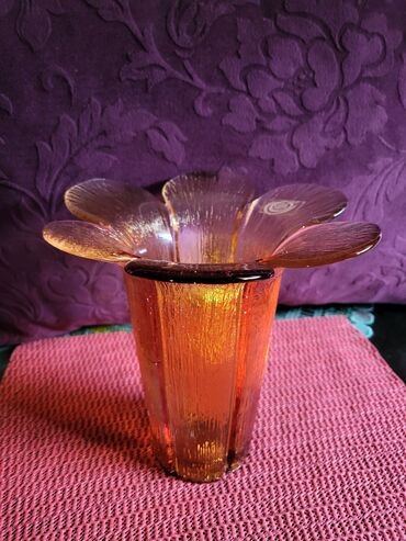 Ostali kućni dekor: Vaza nova iz 60,70ih. Samobor kristal,led kristal,rucni rad. Sve na na lalafo.rs — 2 Ostali kućni dekor: Vaza nova iz 60,70ih. Samobor kristal,led kristal,rucni rad. Sve na — 2