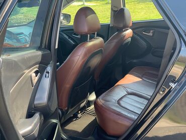 Hyundai: Hyundai ix35: 2.4 l | 2010 il Krossover — 18