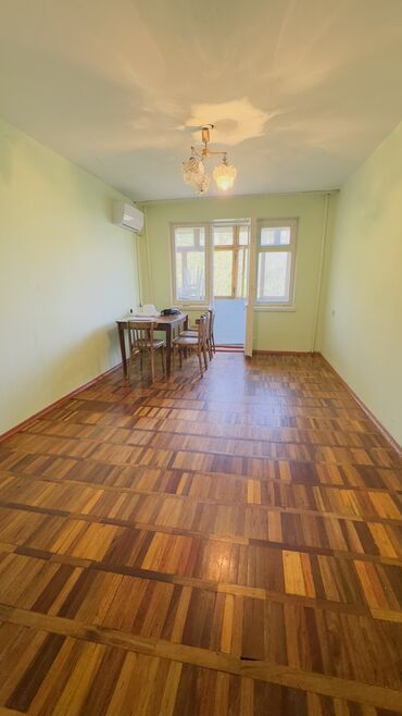 продам 3 х ком кв в мкр: 3 комнаты, 58 м², 104 серия, 3 этаж, Старый ремонт