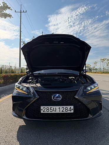 Lexus: Lexus ES: 2021 г., Вариатор, Гибрид, Седан — 32