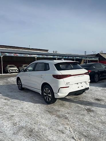 BYD: BYD E2: 2025 г., Автомат, Электромобиль, Хэтчбэк — 5