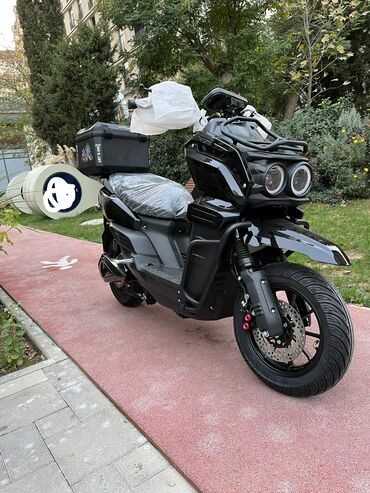 Motonəqliyyatın icarəsi: Şəhər və gündəlik istifadə üçün funksional skuter/moped. 0 km sizlər