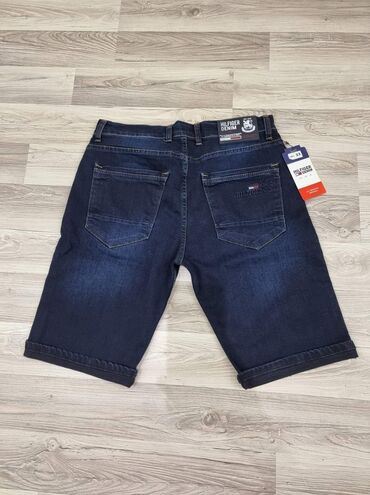 Bermude i šorcevi: Dzins sorcevi
Brojevi 29 36 38 40 
Cena 2700 din — 8