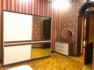 Ofislər: Nərimanov rayonu, “Məmməd Araz (köhnə Teymur Əliyev küçəsi)”, “Avropa — 9