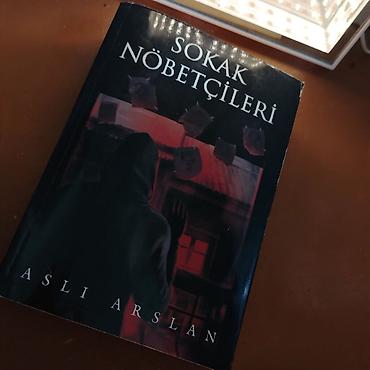 Aslı Arslan "Sokak Nöbetçileri"
İndigo yayın
15azn