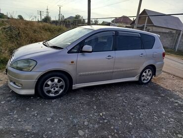 Toyota: Toyota Ipsum: 2002 г., 2.4 л, Автомат, Бензин, Минивэн