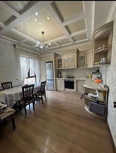 Долгосрочная аренда домов: 367 м², 10 комнат, Лоджия, Парковка, Балкон застеклен — 25