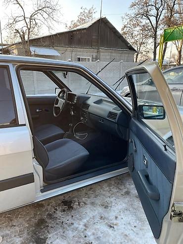 Audi: Audi 80: 1986 г., 1.8 л, Механика, Бензин, Седан — 7