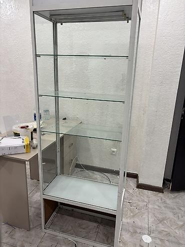 Продается стеклянная витрина б/у