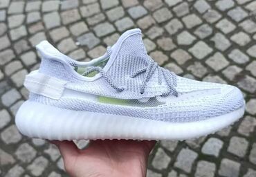 Patike: Adidas yeezy patike

Novo
Brojevi 36 do 46

fb Moja Kupovina 1 — 8