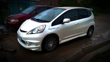 спартивный машины: Honda Fit: 2008 г., 1.5 л, Автомат, Бензин, Универсал