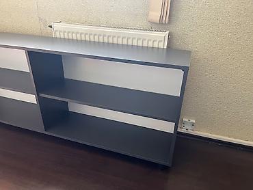 Оборудование для магазинов: Vitrin şkaf. Çəkiliş üçün istifadə edilib sonradan qalıb. 1 cə dəfə — 5
